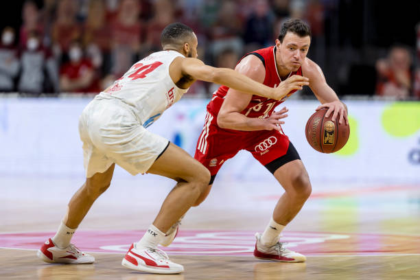 主教练皮奥 主教练皮奥