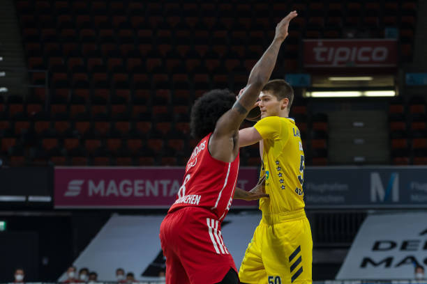 也是本赛季 也是本赛季